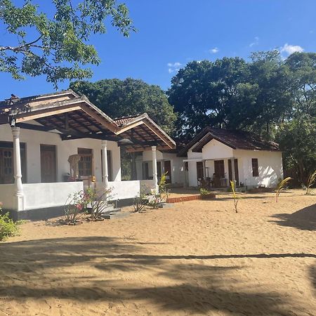 Coconut Hill Arugam Bay Hostel Kültér fotó